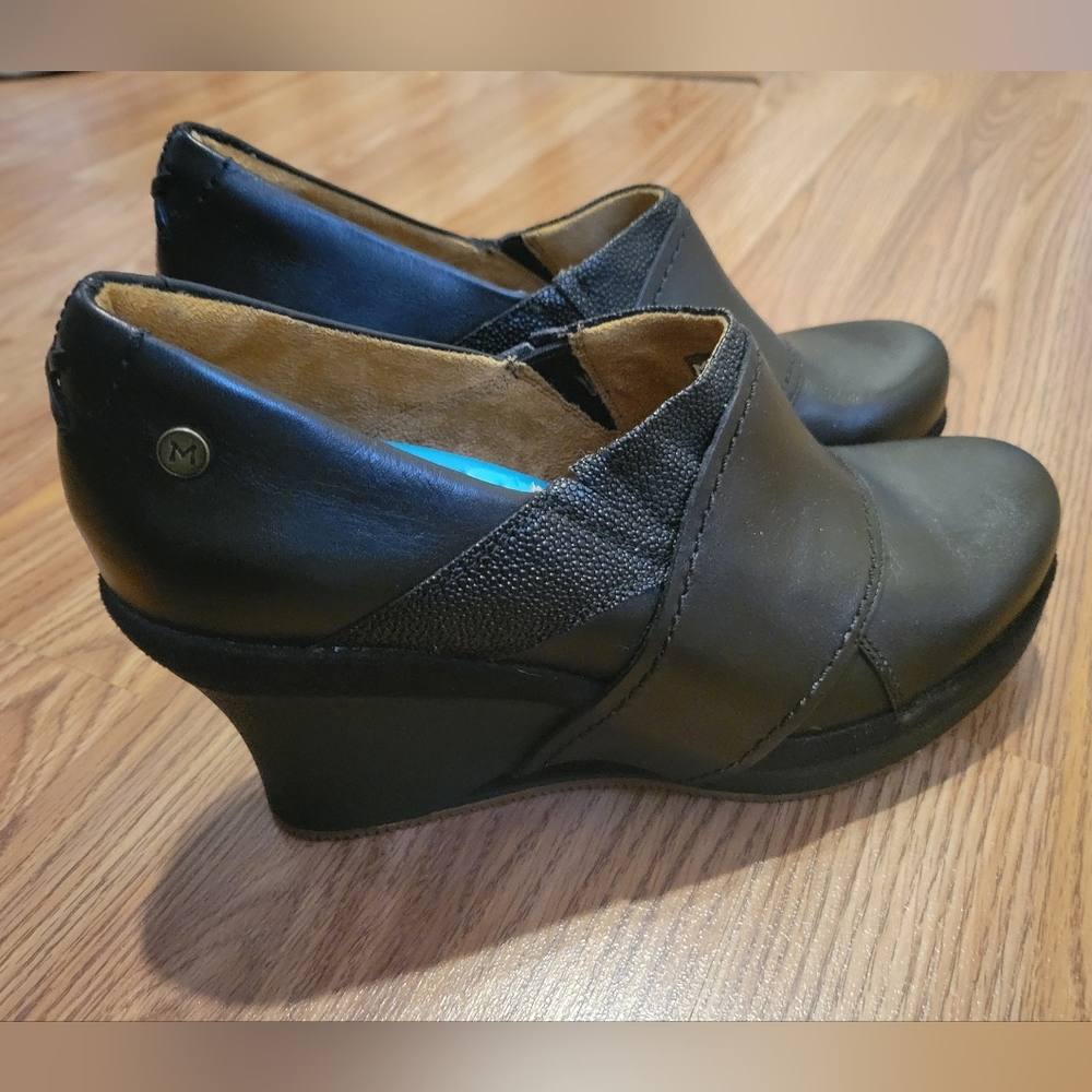MOZO Divine Platform Wedge Black Leather Pump, 9.5